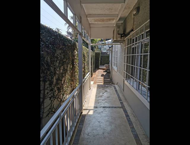 400M² OFFICE TO LET IN ESSENWOOD